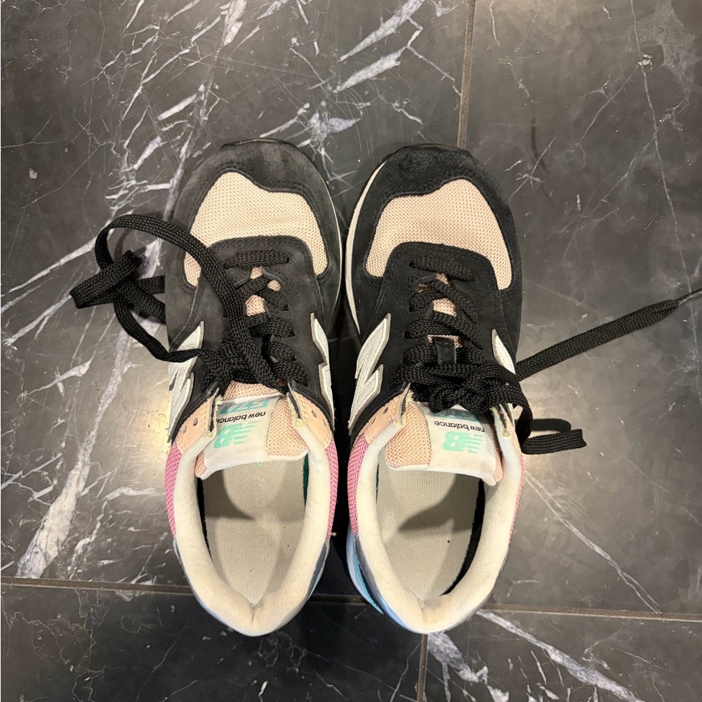 New Balance Black, Beige & Pink Casual Sneakers with Blue Heel Detail